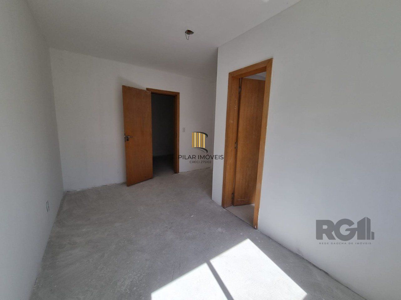 Casa 3 dormitórios no bairro Guarujá