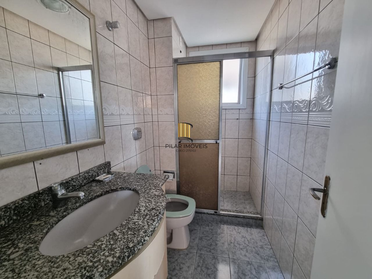 Apartamento 2 Dormitórios com Sacada Ipanema