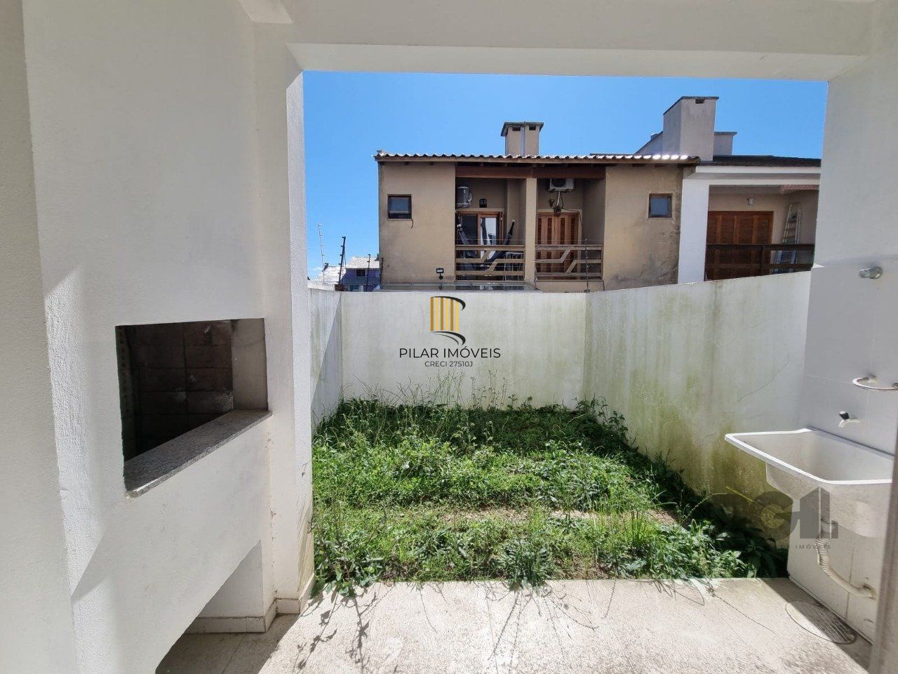 Casa 3 dormitórios no bairro Guarujá