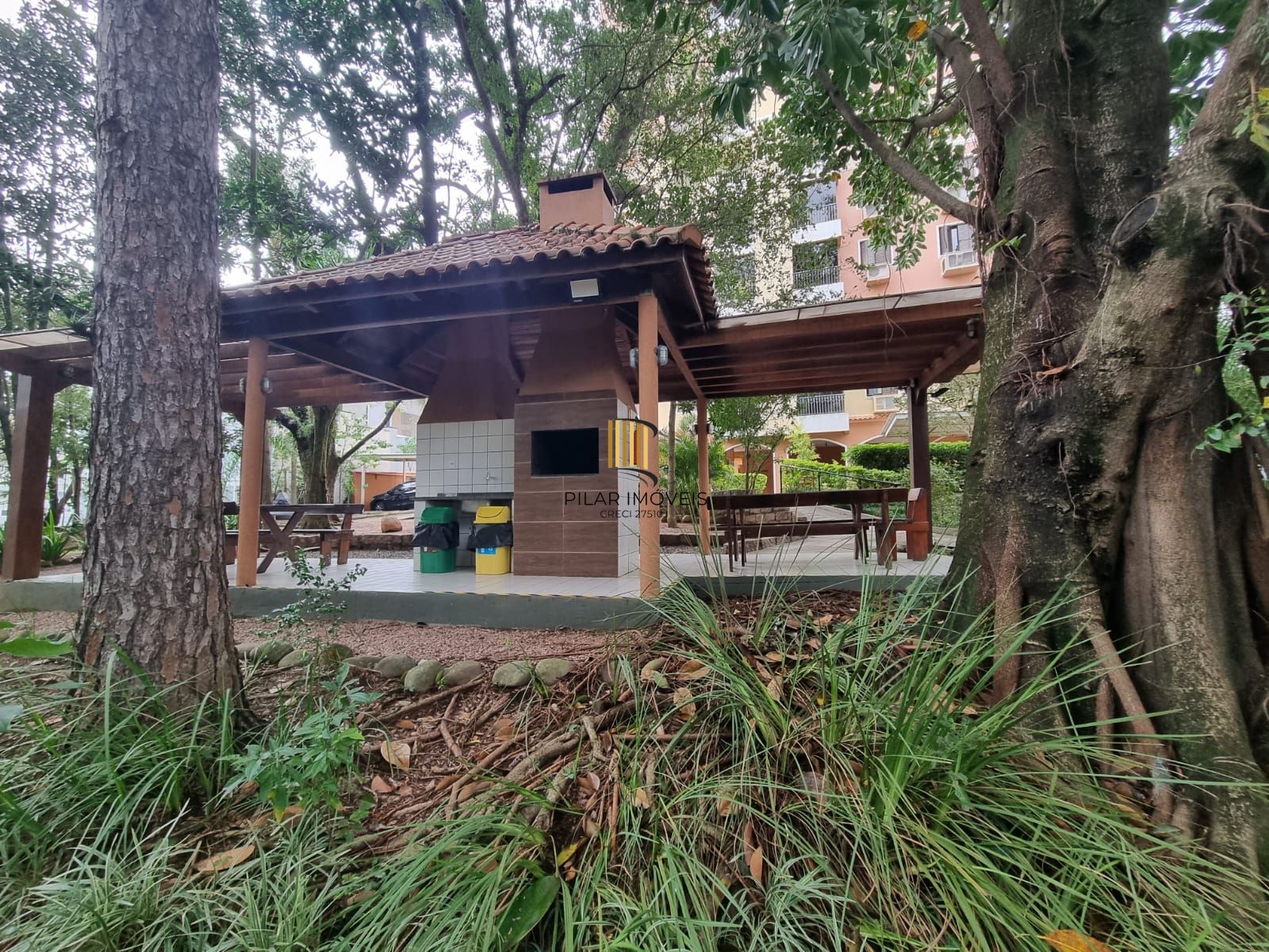 Apartamento 3 Dormitórios C Sacada e Churrasqueira