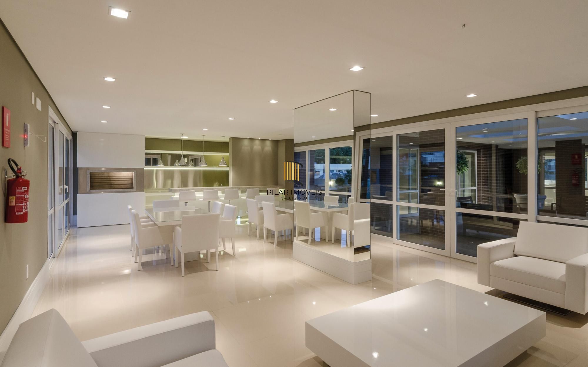 Apartamento Mobiliado com 128m² 3 dor 2 vagas  - Moinhos de Vento