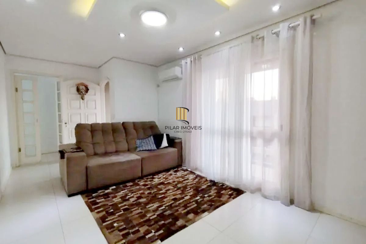 Sobrado com suíte, piscina e espaço gourmet no Jardim Sabará