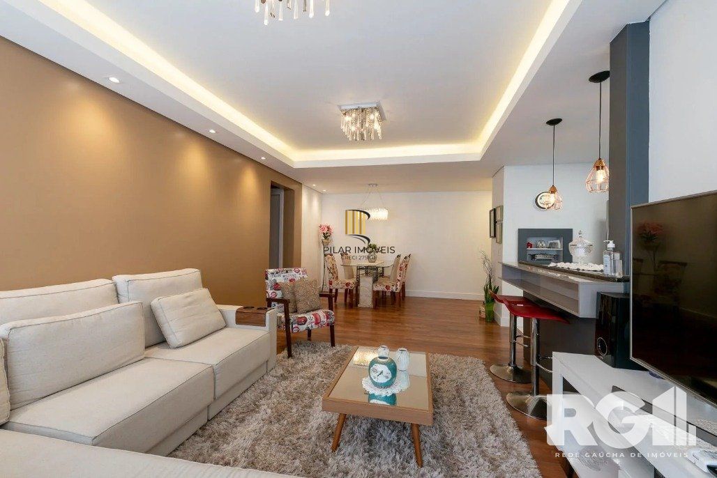 Apartamento de 3 dormitórios com suíte e churrasqueira, lavabo e 2 vagas de garagem.