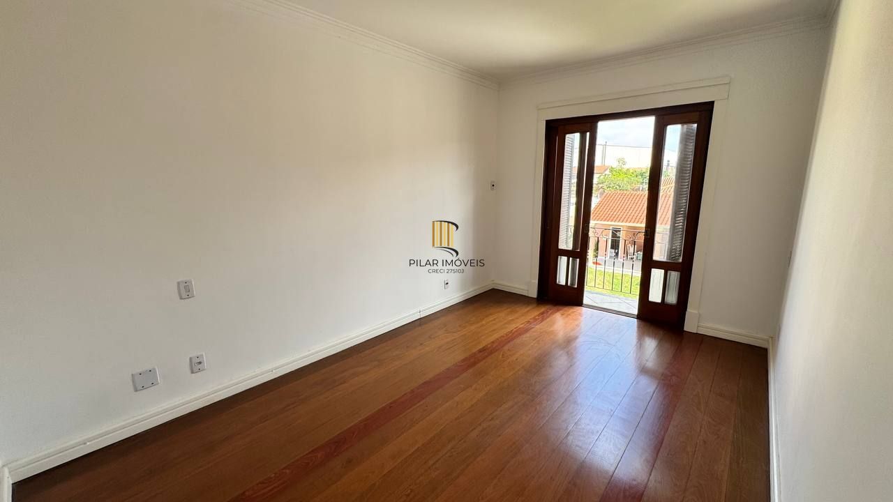Casa 5 dormitórios no bairro Vila Nova