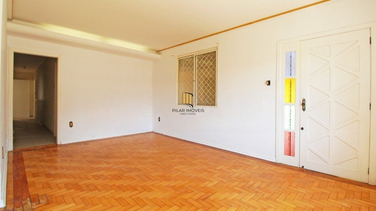 Casa com 4 dormitórios