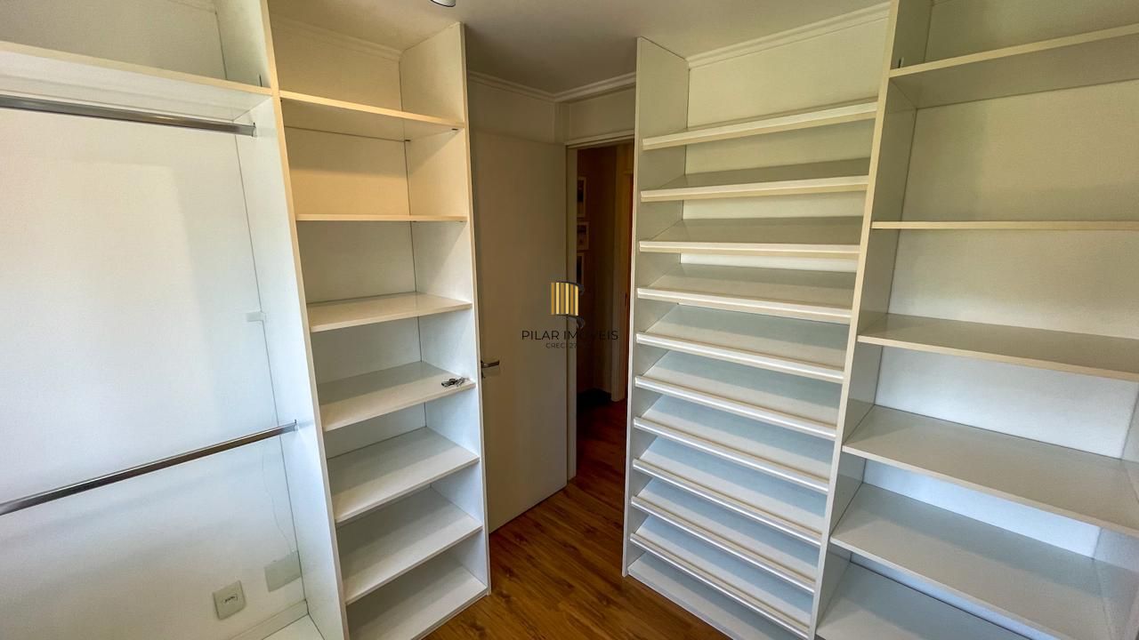 Casa em Condomínio 4 Dormitórios com Suíte no Lindoia - Porto Alegre