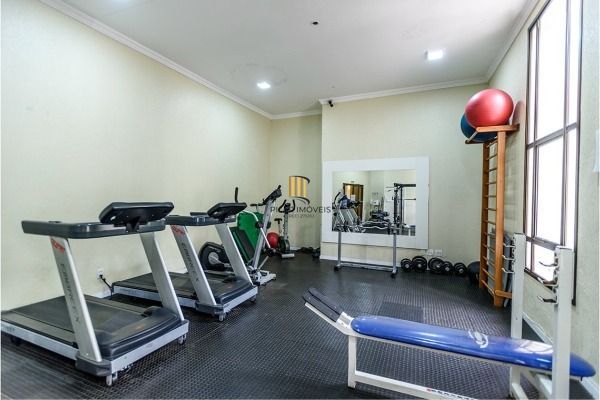 Apartamento reformado 3 dormitórios com vista aberta no Mont Serrat