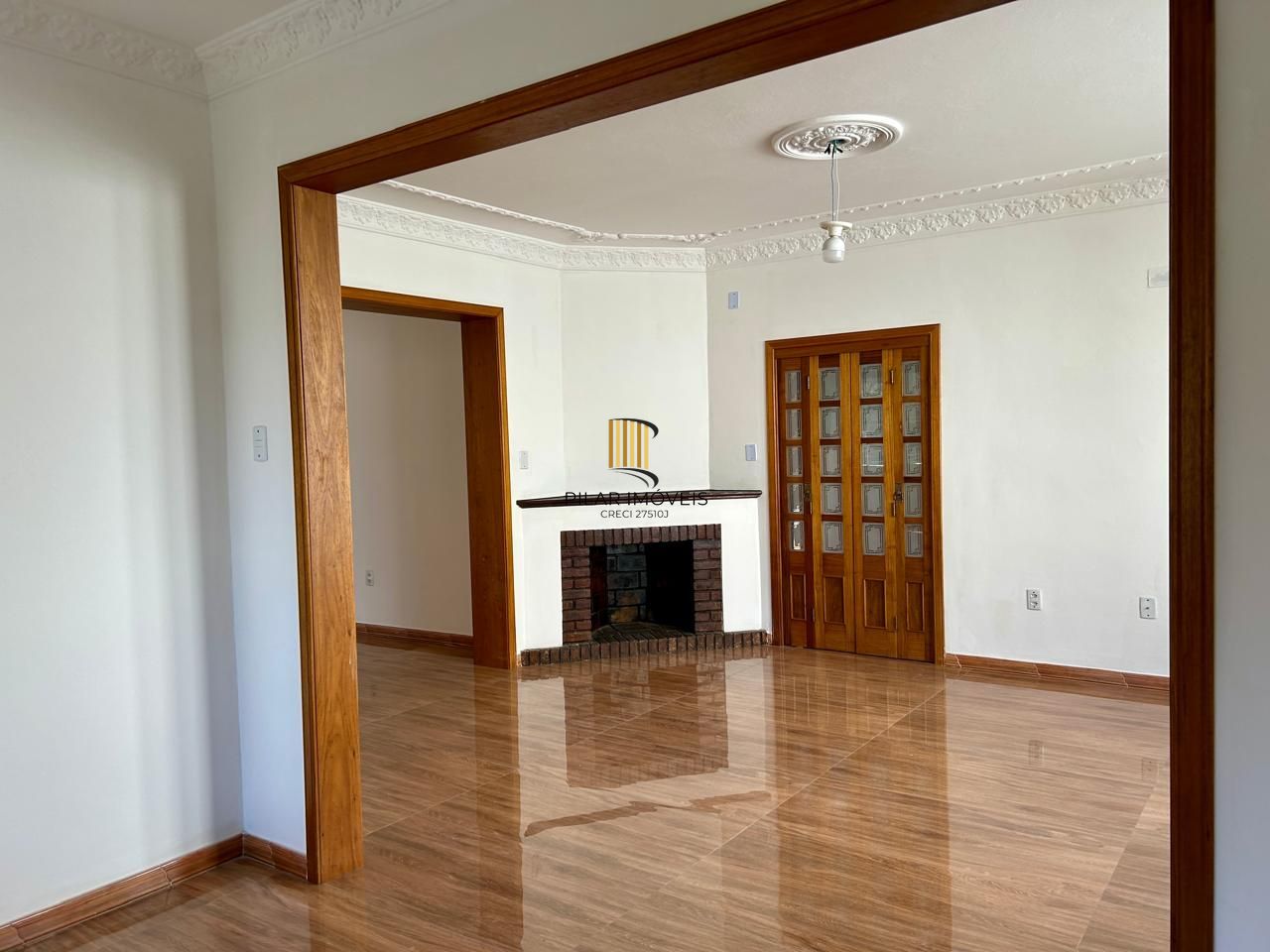 Casa 8 dormitórios, 5 banheiros e 6 vagas no Bairro São João Porto Alegre