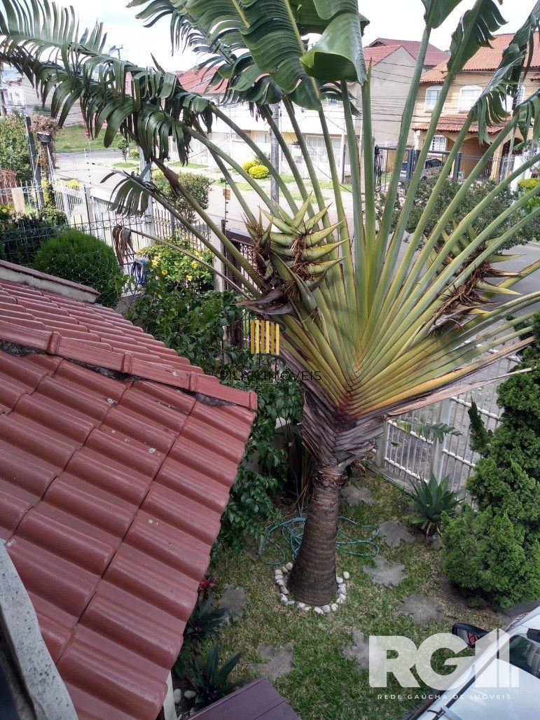 Excelente casa  3 dorm, 122m² privativos, amplo pátio com piscina nos fundos,  Rua Doutor João César Krieger