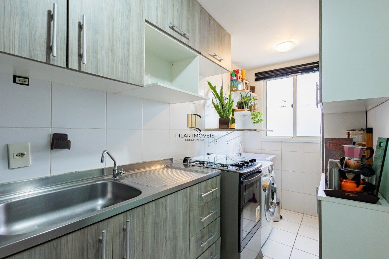 Apartamento 2 dormitórios, suíte e vaga – 65m² em Vila Ipiranga, Porto Alegre