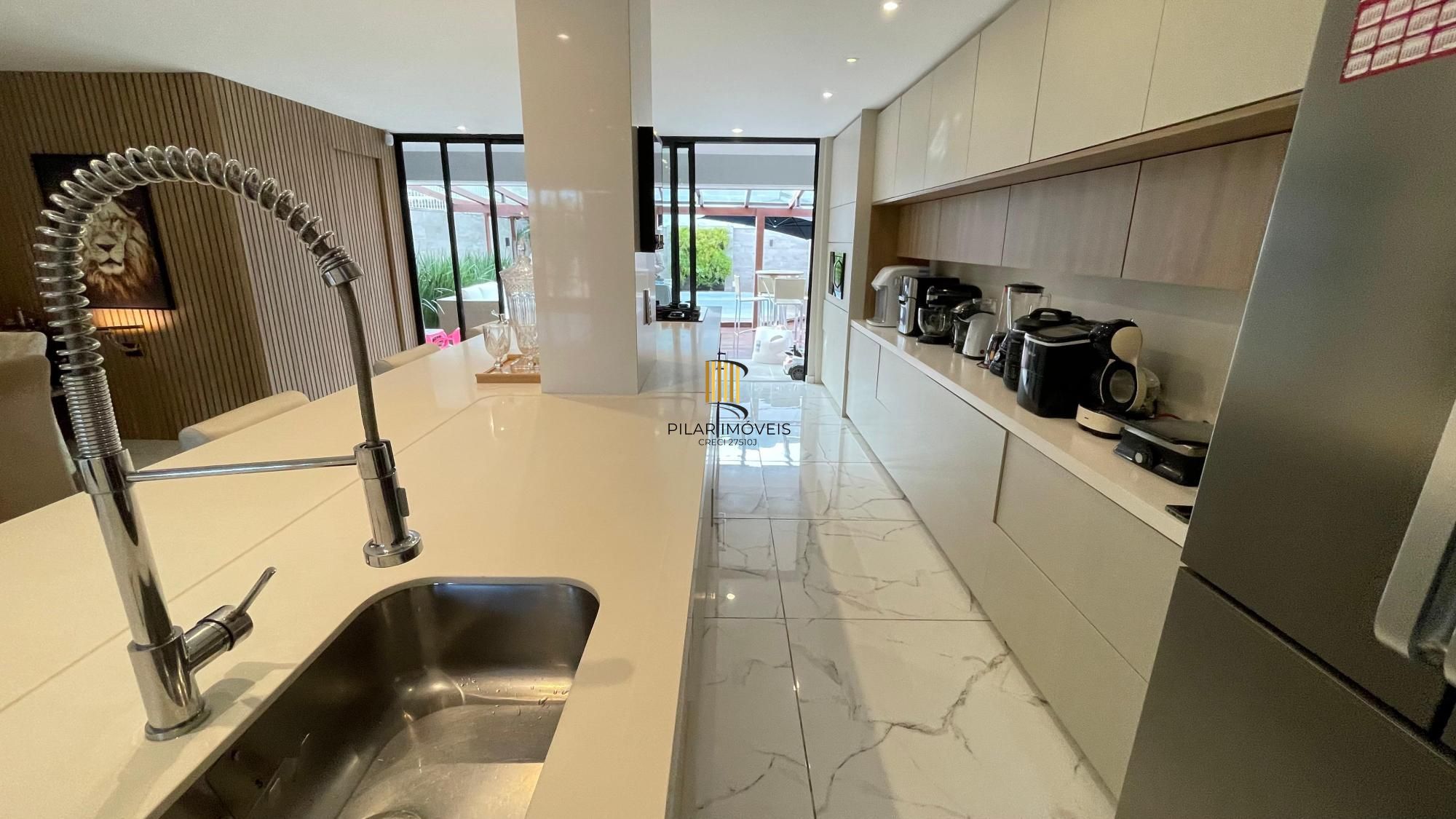 Casa com Piscina Aquecida e Energia Solar
