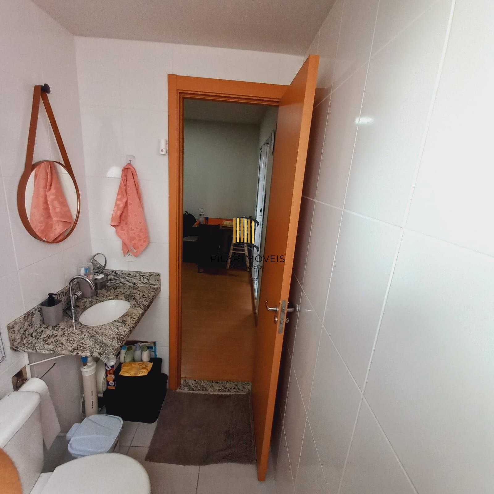 Apartamento 2 Dormitórios, sacada com churrasquieira, 1 vaga  Portaria 24h
