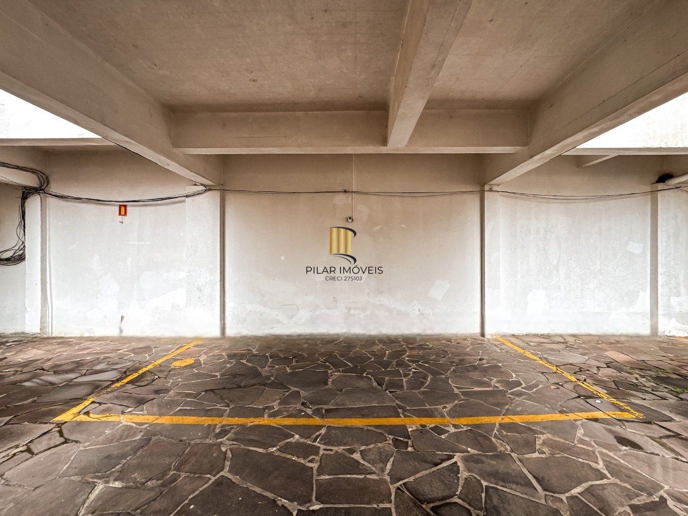 Apartamento de 1 dormitório, 1 vaga, totalmente reformado.