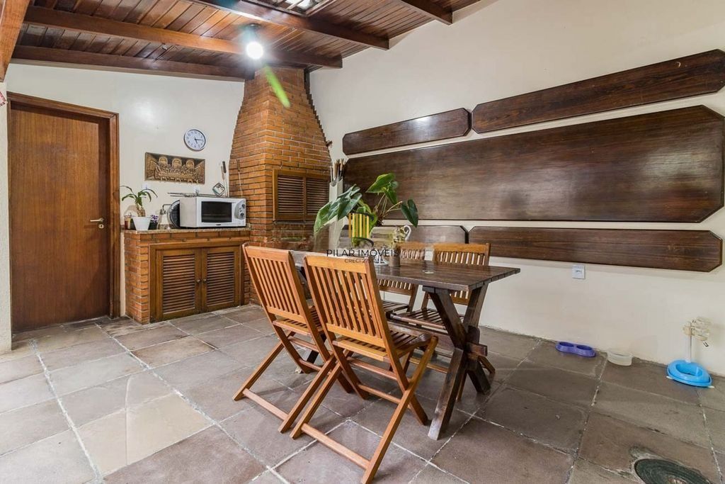 Casa 4 dormitórios no bairro Chácara das Pedras