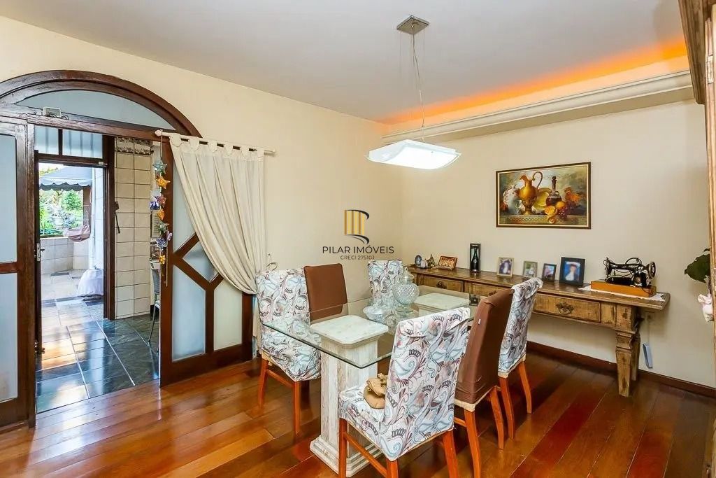 Casa espaçosa com 6 dormitórios e vista incrível no Cristo Redentor