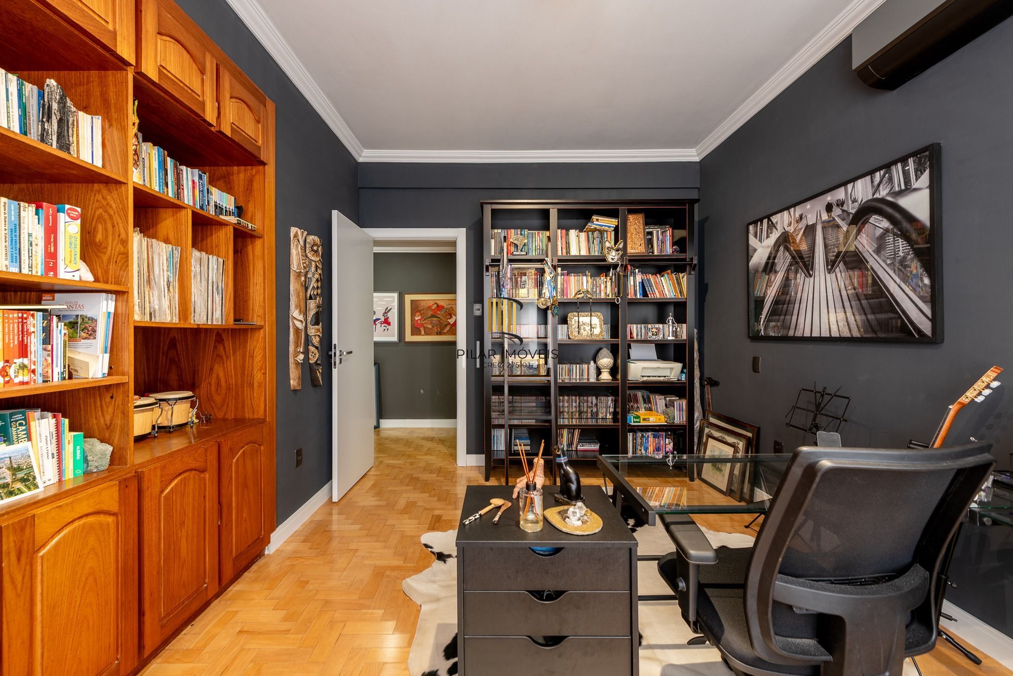Apartamento com 295m² e 3 dormitórios, 1 suíte, 2 vagas individuais, no bairro Independência