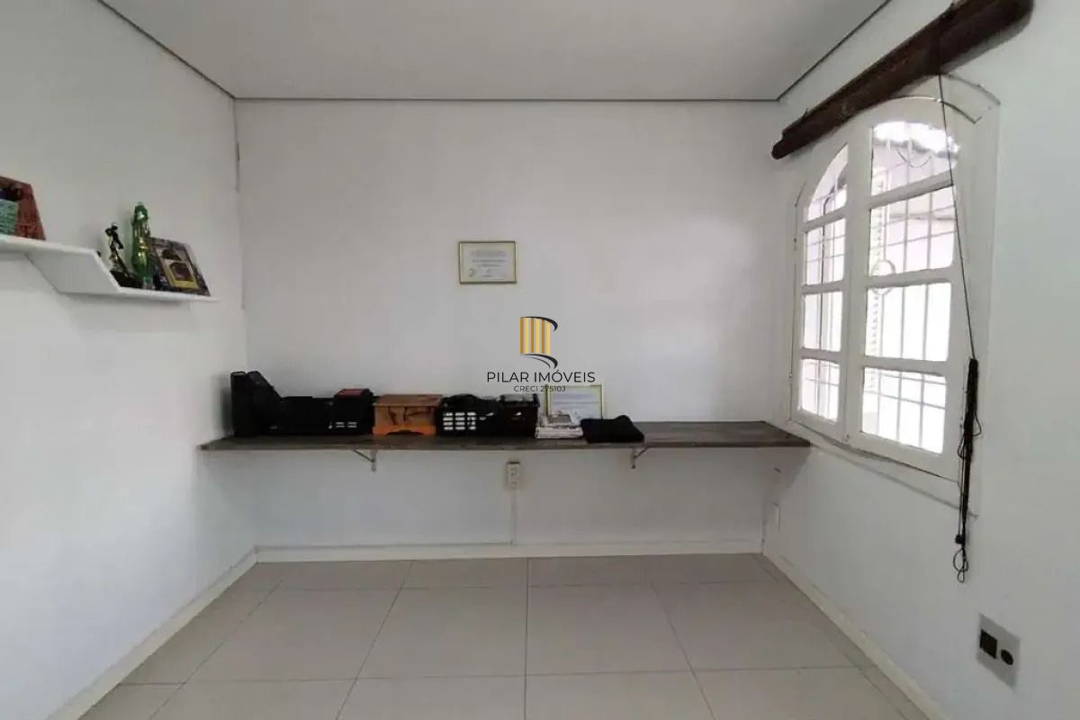 Sobrado com suíte, piscina e espaço gourmet no Jardim Sabará