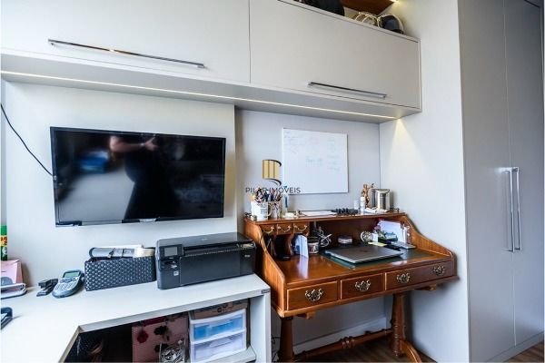 Apartamento reformado 3 dormitórios com vista aberta no Mont Serrat