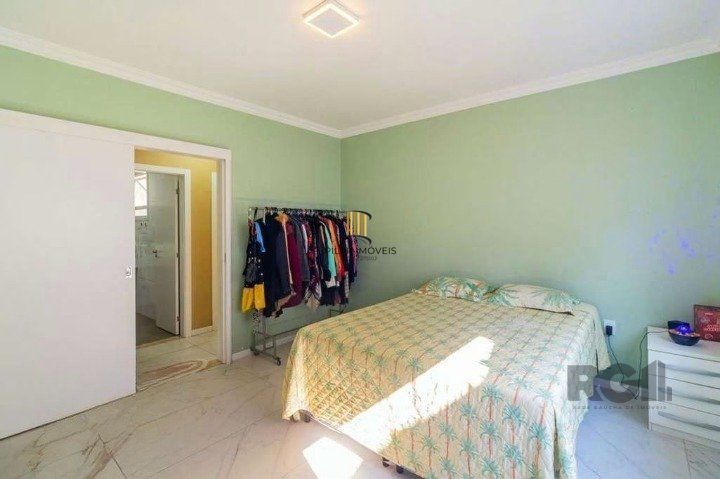 Vendo casa no Bairro Cristo Redentor em Porto Alegre.