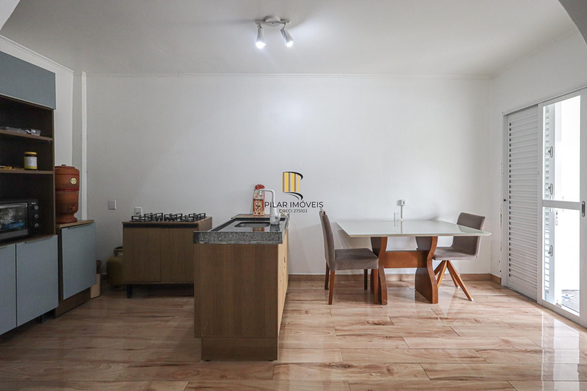 Casa semi mobiliada, 4 dormitórios no Bairro Jardim Sabará