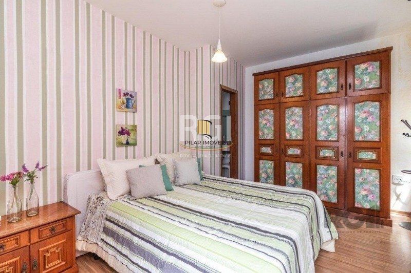 Casa 3 dormitórios no bairro Floresta