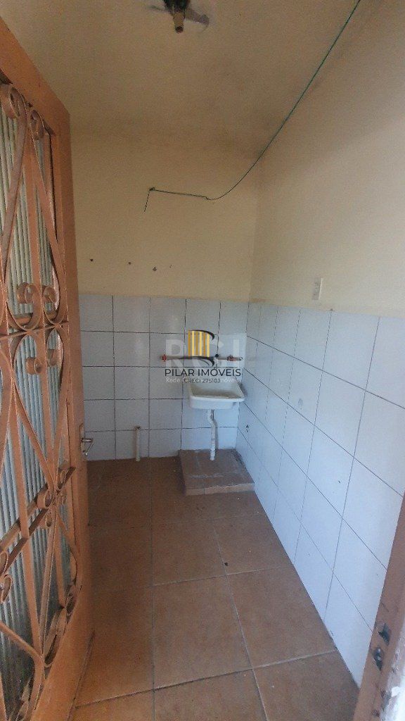 Casa para Venda - 290m², 4 dormitórios, sendo 2 suites, 2 vagas - Cascata