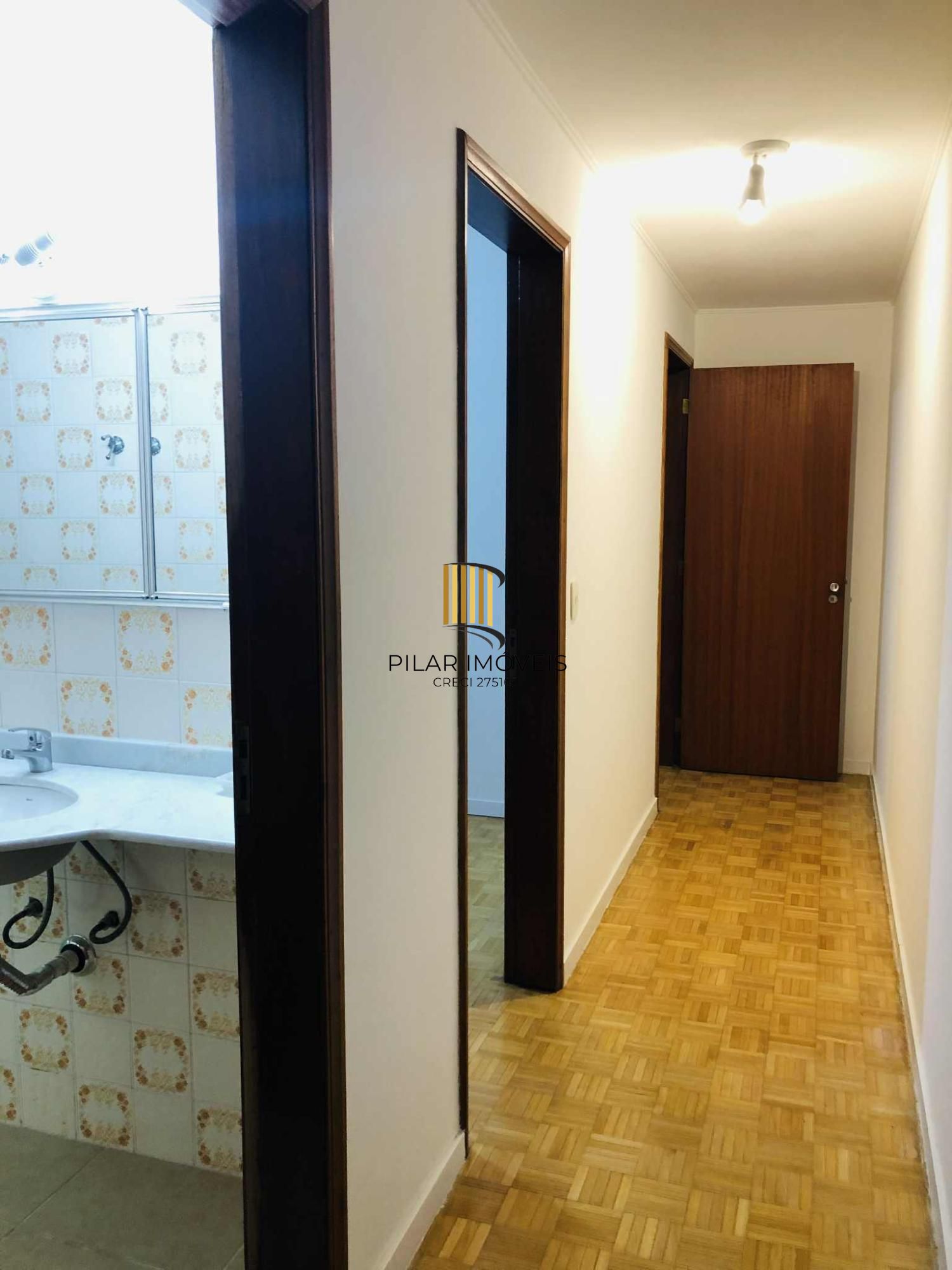 apartamento de 2 dormitórios com garagem no bairro rio branco