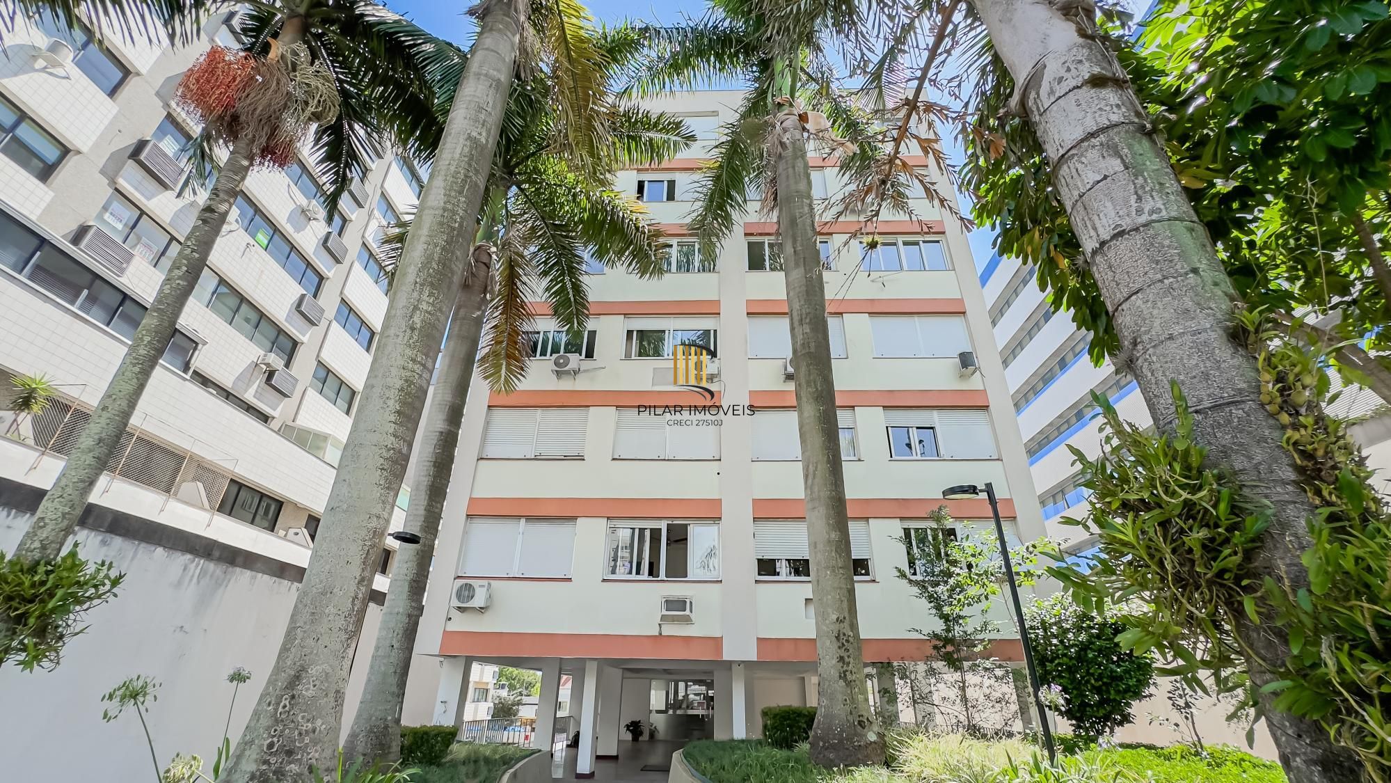 Apartamento 03 dormitórios com Garagem no Bairro 03 Figueiras em Porto Alegre