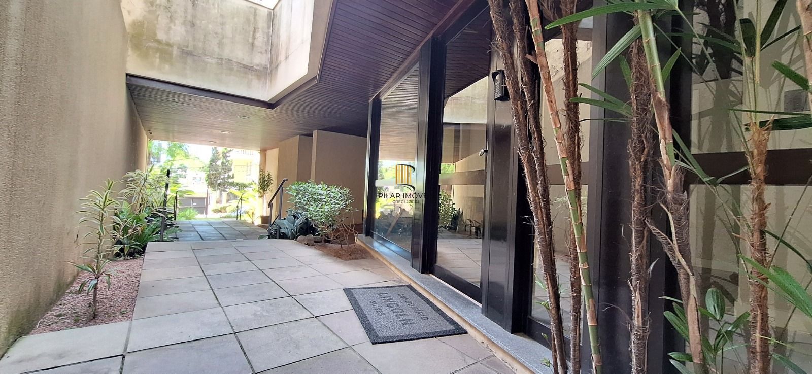 Apartamento 01 dormitório com garagem no Mont Serrat
