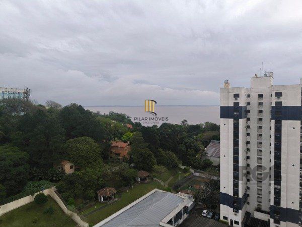 Apartamento 03 dormitórios, duas vagas individuais, edifício com infra, Bairro Cristal