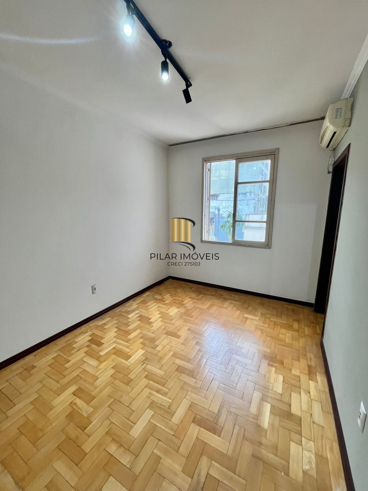 02 dormitórios no Centro, Rua Fernando Machado, com 59,26 m²