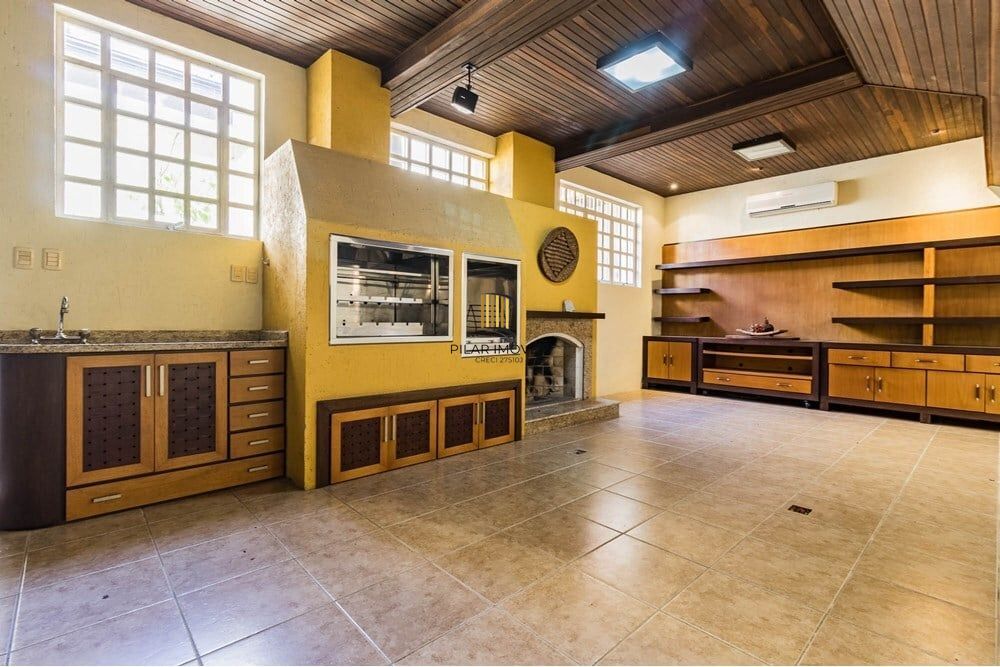 Casa 4 dormitórios no bairro Jardim Lindóia