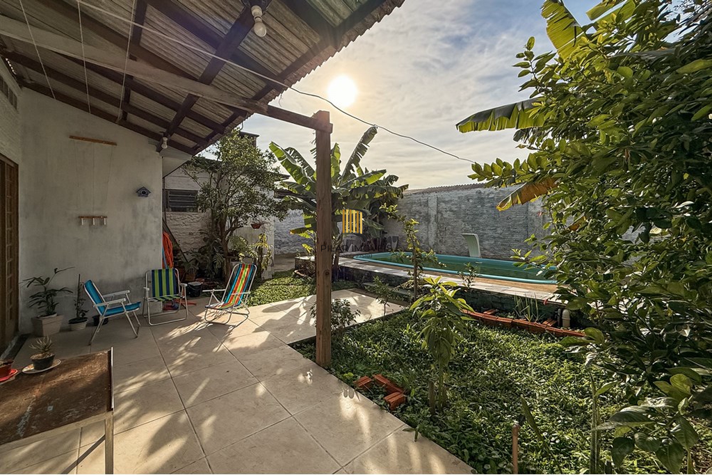 Casa 6 dormitórios no bairro Centro