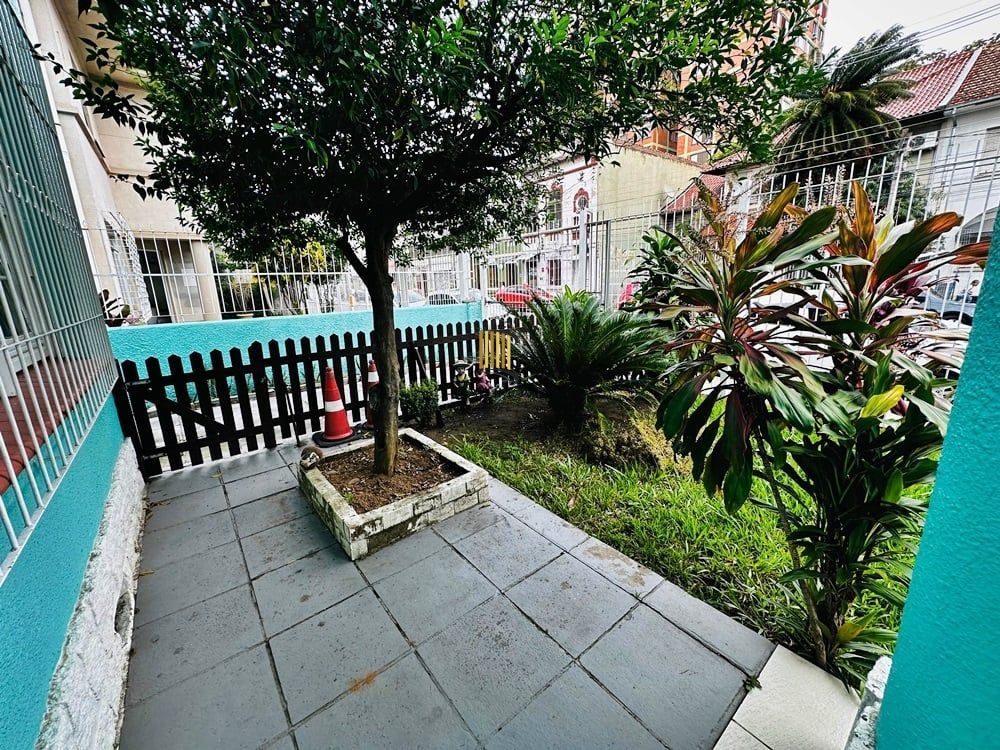 Casa 4 dormitórios no bairro Floresta
