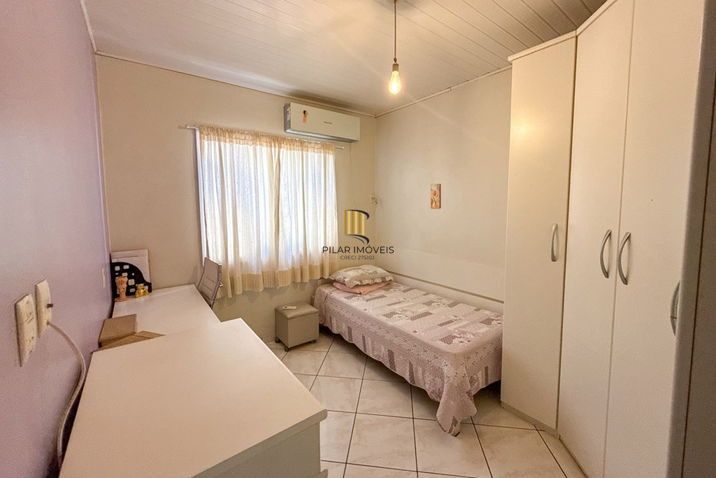 Casa 3 dormitórios no bairro Igara