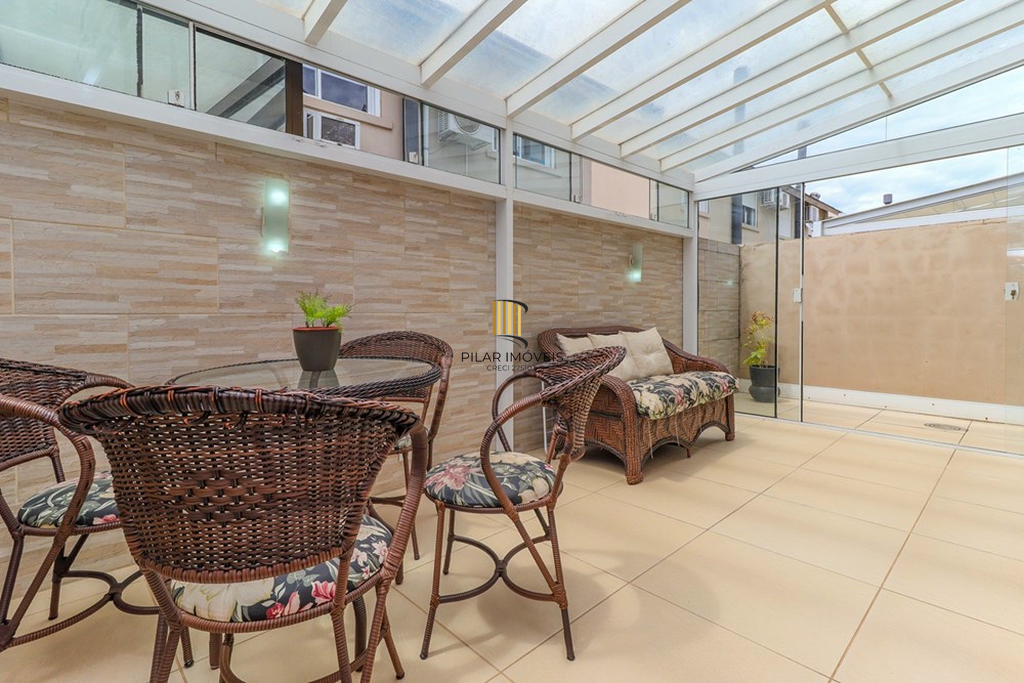 Casa de Condomínio 3 dormitórios no bairro São Sebastião