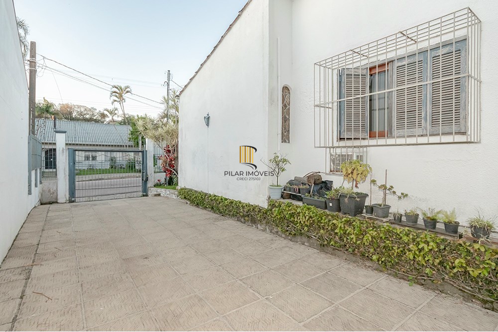 Casa 3 dormitórios no bairro Jardim do Salso