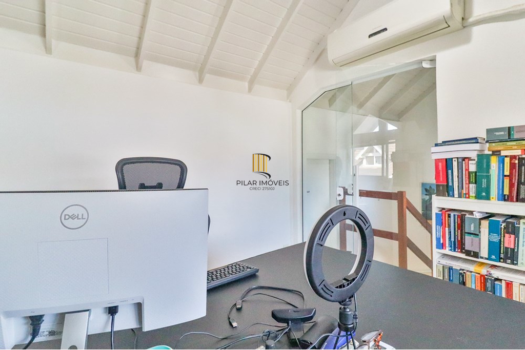 Casa de Condomínio 4 dormitórios no bairro Jardim Itu