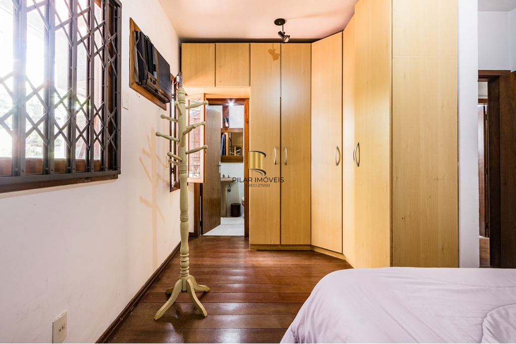 Casa 3 dormitórios no bairro Medianeira