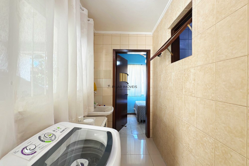 Casa 4 dormitórios no bairro Ipanema