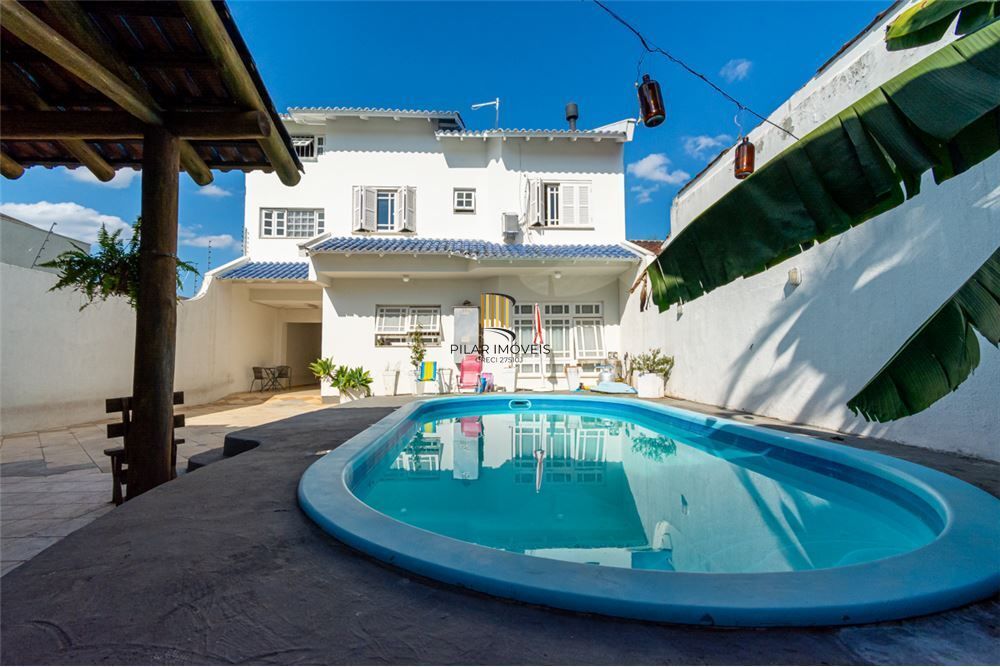 Casa 4 dormitórios no bairro Moinhos de Vento