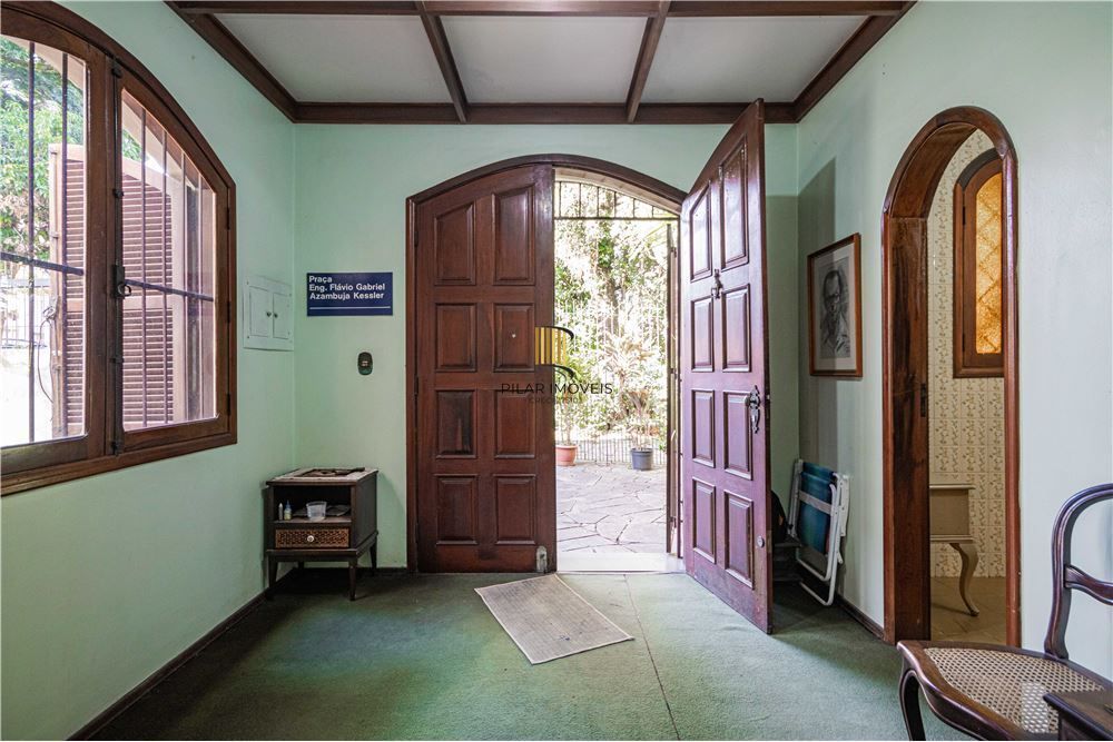 Casa 5 dormitórios no bairro Petrópolis