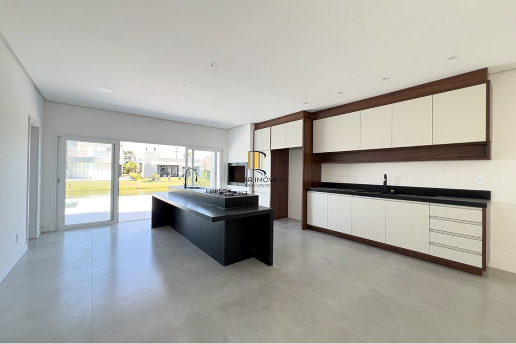 Casa de Condomínio 4 dormitórios no bairro Centro