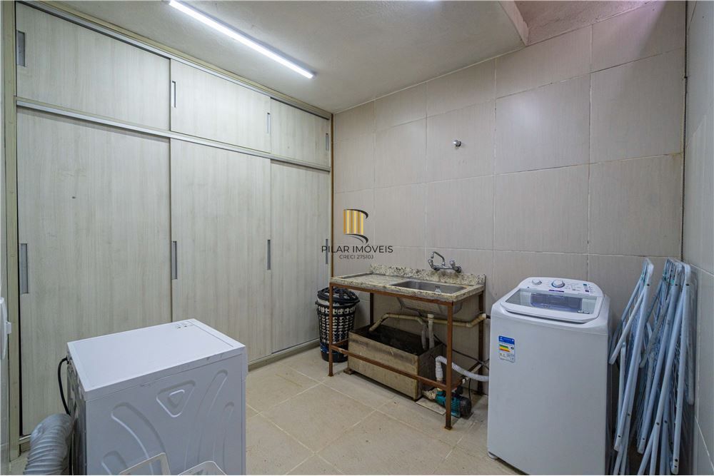 Casa 4 dormitórios no bairro Jardim Lindóia