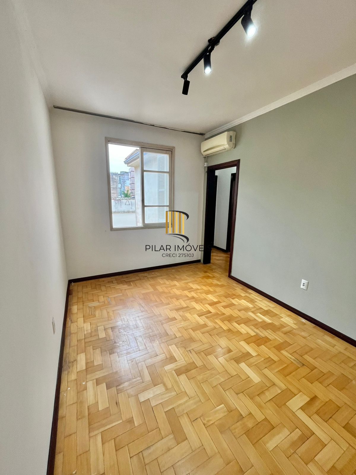 02 dormitórios no Centro, Rua Fernando Machado, com 59,26 m²