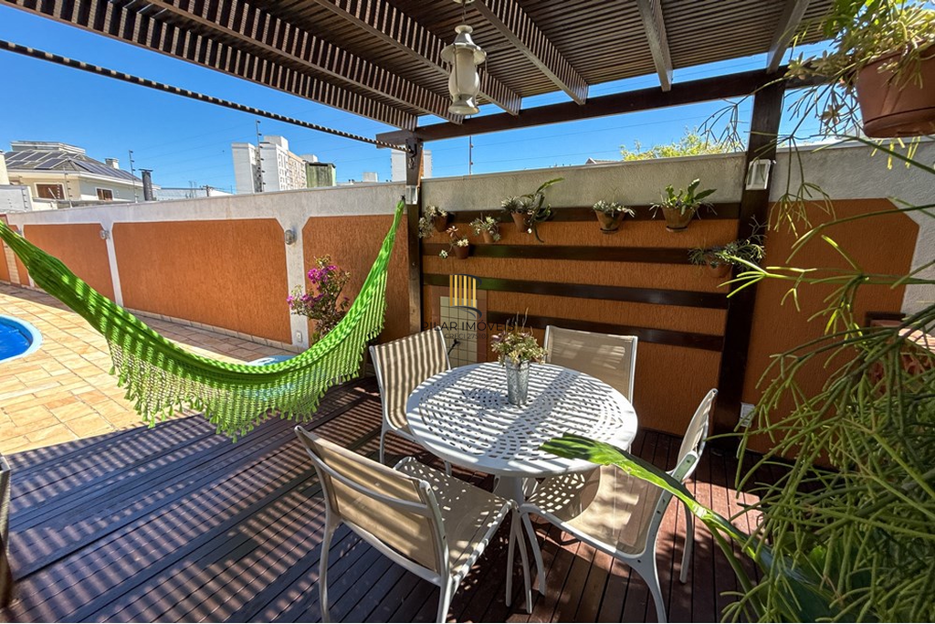 Casa 6 dormitórios no bairro Marechal Rondon