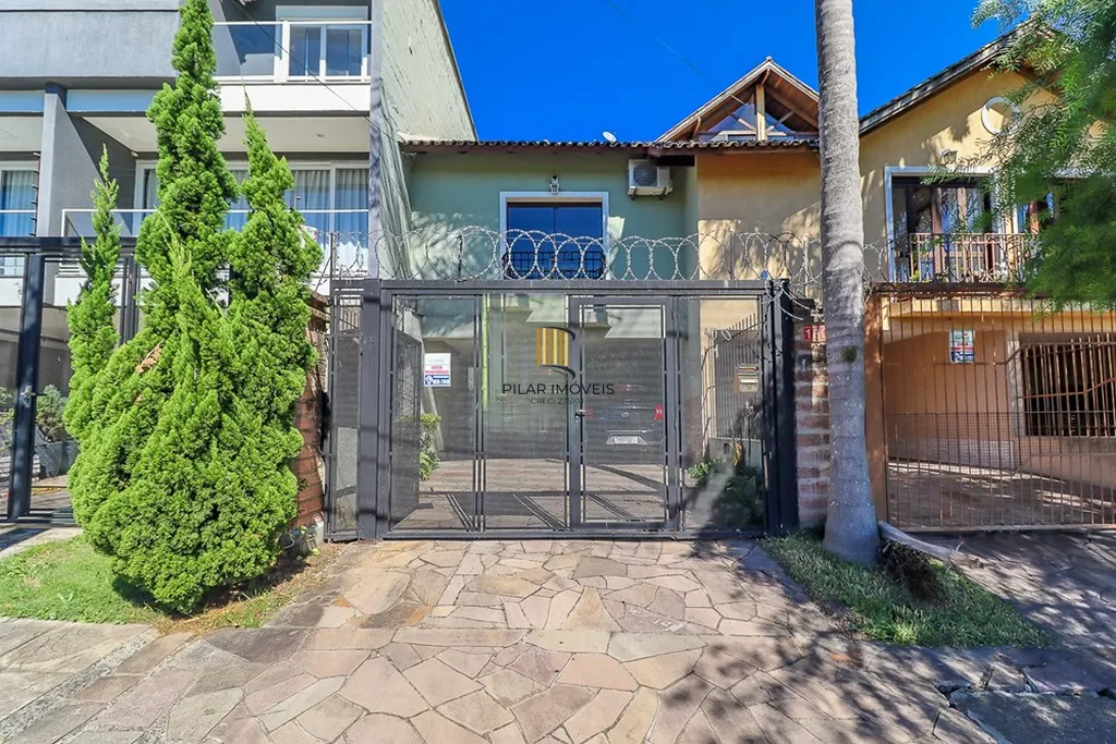 Casa 3 dormitórios no bairro Sarandi