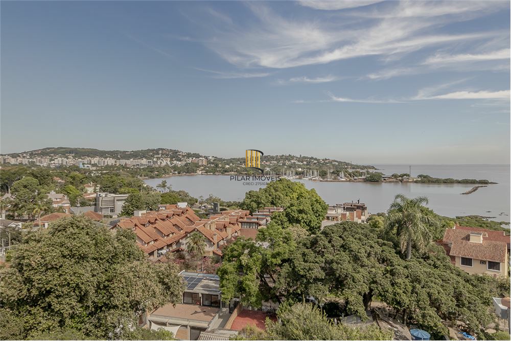 Casa 4 dormitórios no bairro Vila Assunção