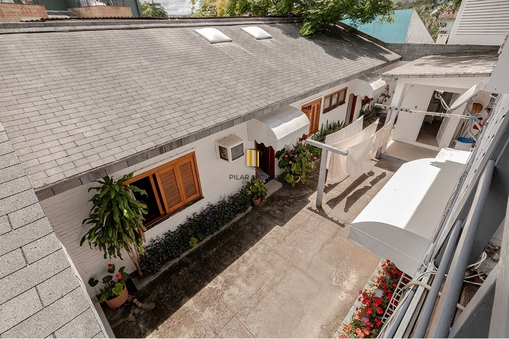 Casa 4 dormitórios no bairro Ipanema