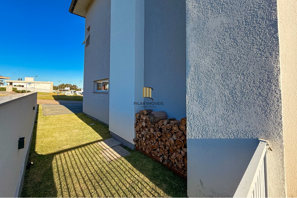 Casa de Condomínio 3 dormitórios no bairro Sanga Funda